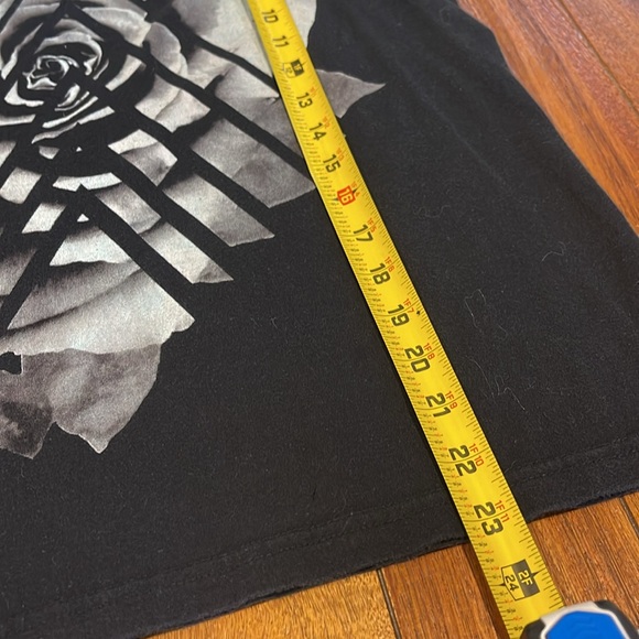 Astronomy Black Rose Graphic Tee Mens Small - Picture 3 of 6